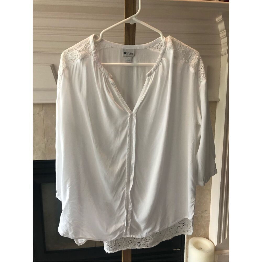 Stylus Women’s White Lace Shoulder and Back Bottom Trim Blouse Size PL